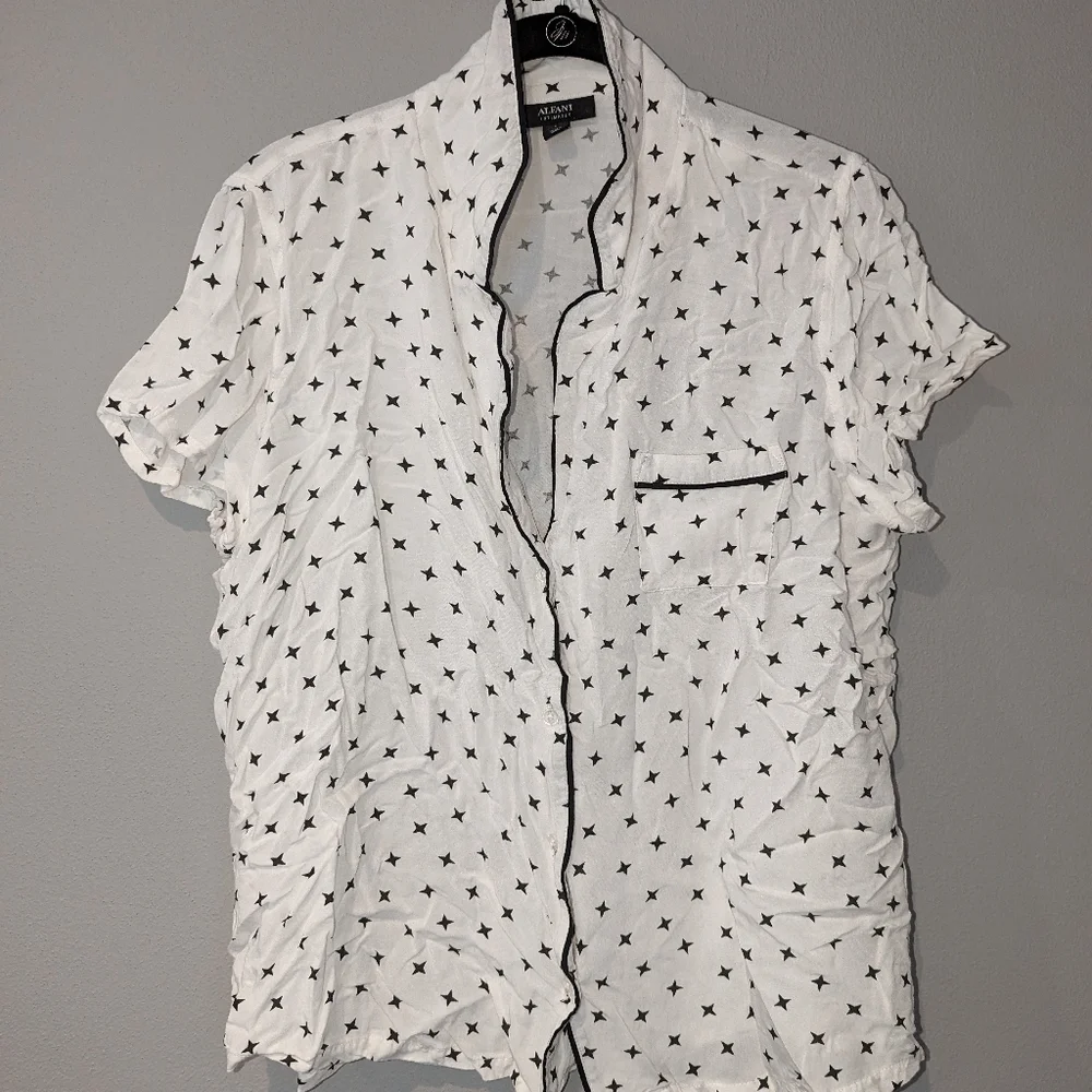 Alfani Sleep set. Women's size large shorts and short sleeve sleep set. Stars.